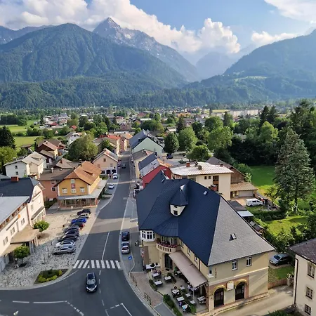 Cafe Zentral, Mit Fruehstueck 住宿加早餐酒店