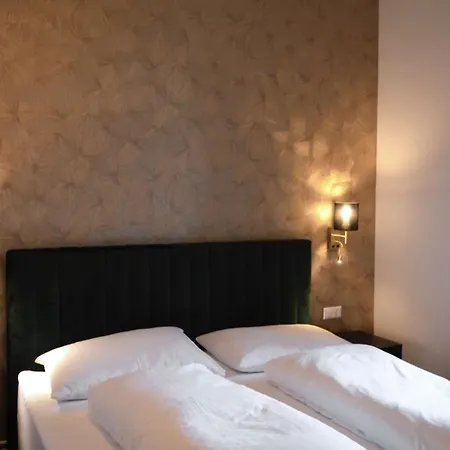 Bed & Breakfast Cafe Zentral, Mit Fruehstueck