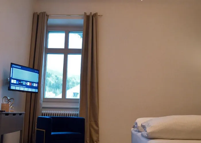 Nocleg ze śniadaniem Cafe Zentral, Mit Fruehstueck Kotschach-Mauthen